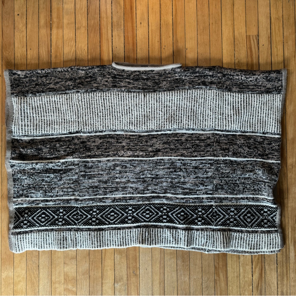 Gap Poncho Wool Blend One Size Oversized Natural Knit Sweater Cozy Shawl OS